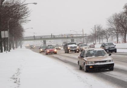 Nevyjíždějte na nevhodných pneumatikách a s neočištěným vozidlem! Ohrožujete sebe i ostatní. Nevyjíždějte na nevhodných pneumatikách a s neočištěným vozidlem! Ohrožujete sebe i ostatní.