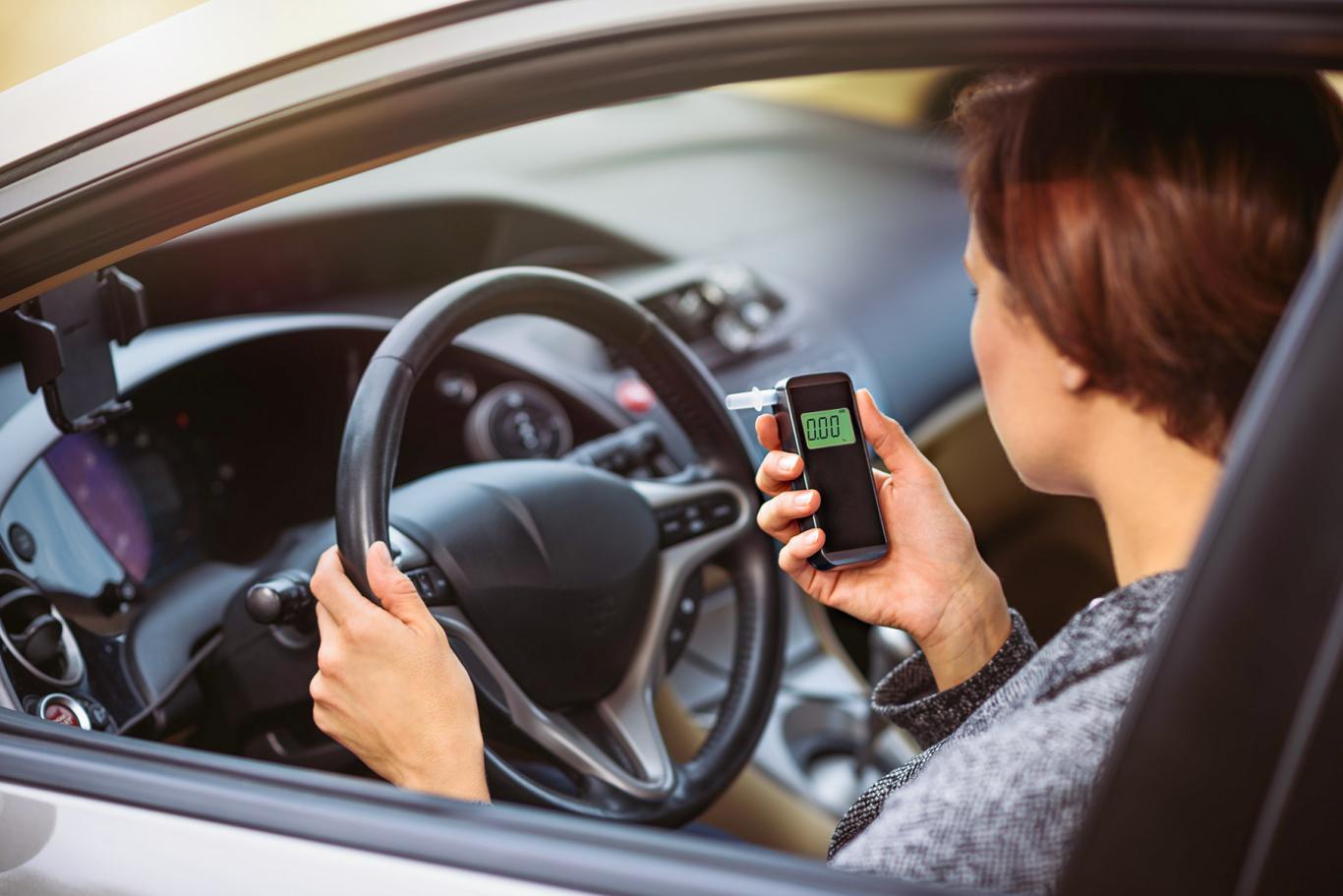Řidič a alkohol tester - použití před jízdou Řidič a alkohol tester - použití před jízdou