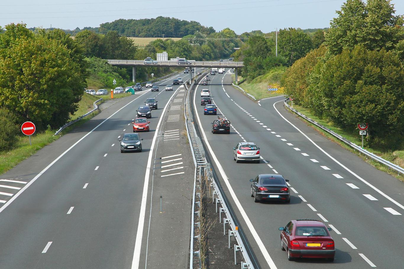 Pomalá jízda - rychlostní silnice, dálnice Pomalá jízda - rychlostní silnice, dálnice