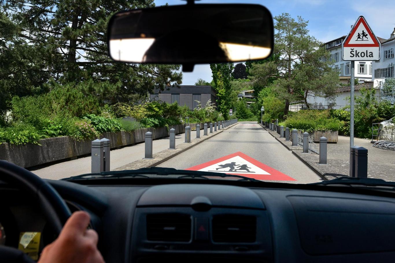 Překračování bezpečné rychlosti - Jak jezdit bezpečně? Překračování bezpečné rychlosti - Jak jezdit bezpečně?