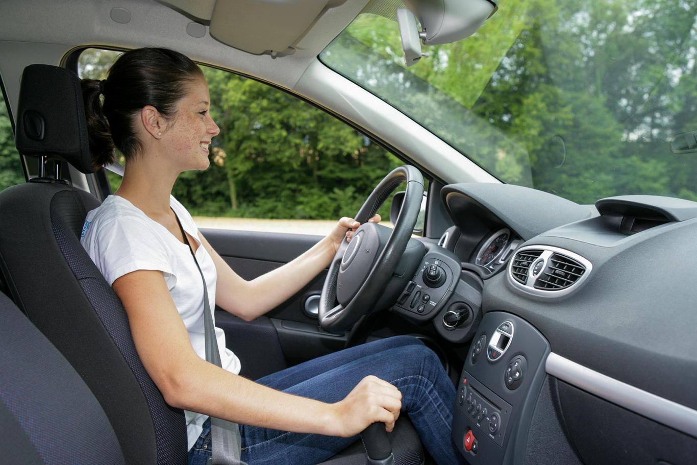 Vliv postavy na řízení - Velmi štíhlý řidič Vliv postavy na řízení - Velmi štíhlý řidič