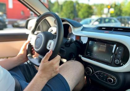 Vliv postavy na řízení (malí, velcí, tlustí, tencí) Vliv postavy na řízení (malí, velcí, tlustí, tencí)