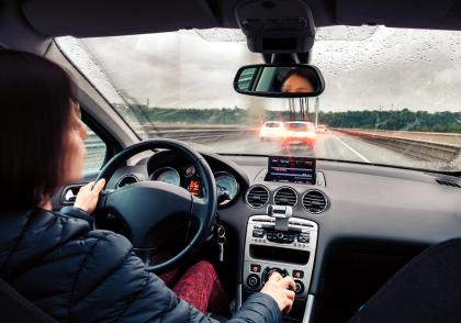 Vybržďování na silnicích: příčiny, nebezpečí a řešení Vybržďování na silnicích: příčiny, nebezpečí a řešení