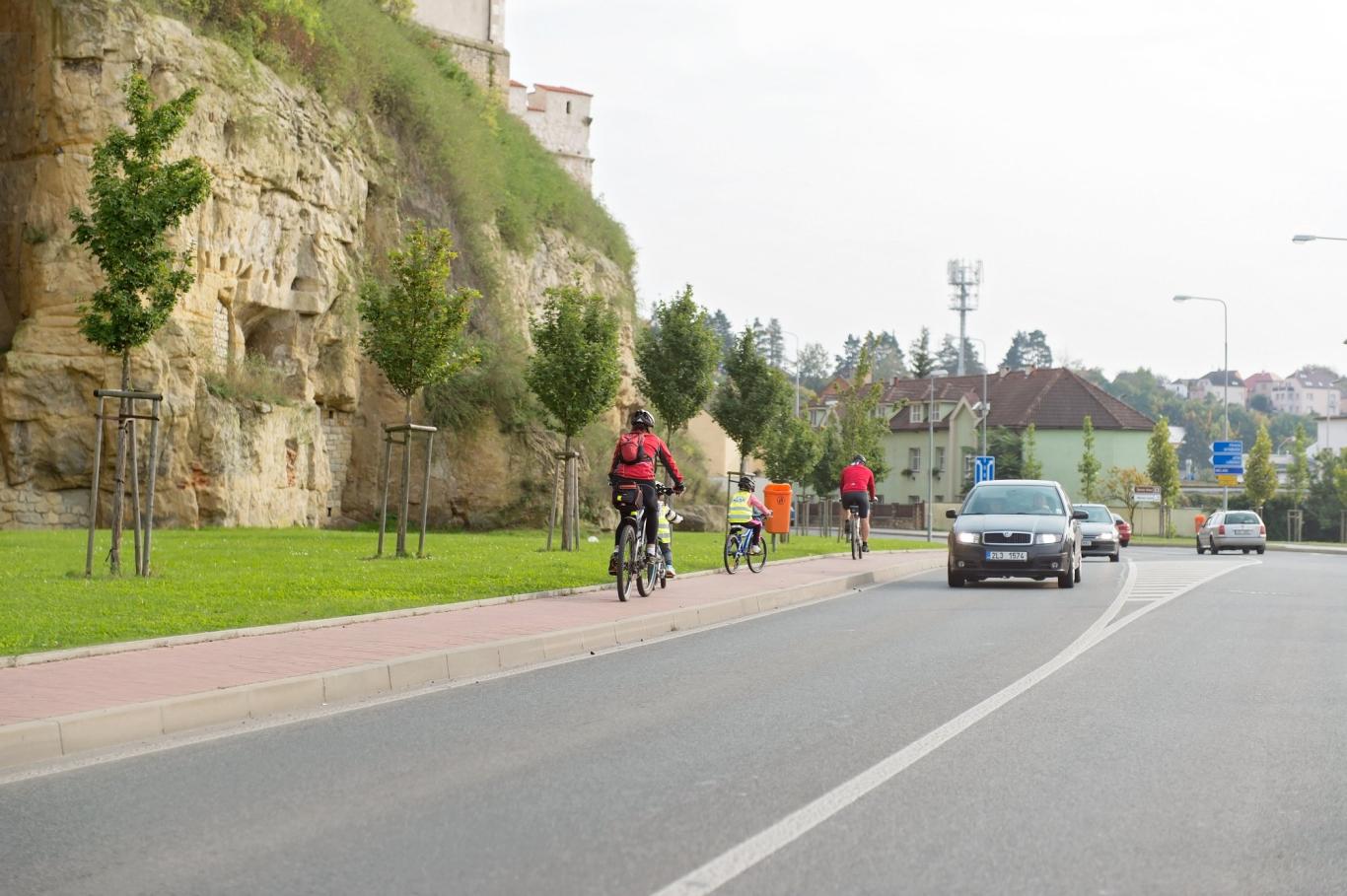 Cyklovýlet - stezka pro chodce a cyklisty Cyklovýlet - stezka pro chodce a cyklisty