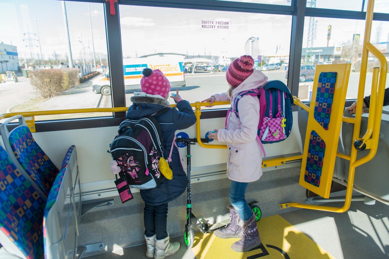 Dívání z okna autobusu Dívání z okna autobusu