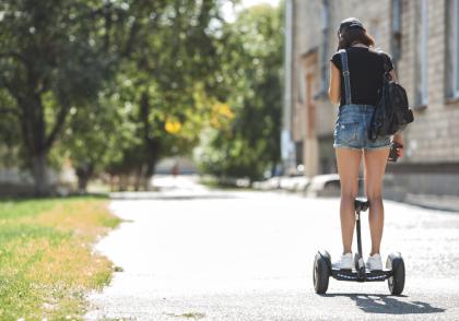 Segwaye, jednokolky, hoverboardy ... jaká pro ně platí pravidla? Segwaye, jednokolky, hoverboardy ... jaká pro ně platí pravidla?
