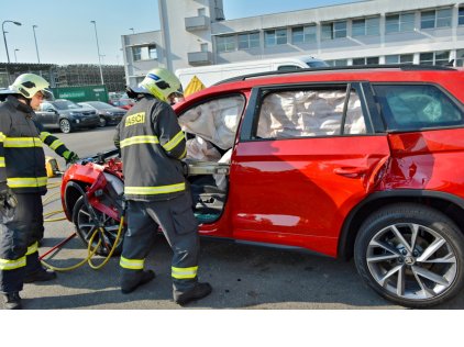 Školení hasičů ve ŠKODA AUTO Školení hasičů ve ŠKODA AUTO