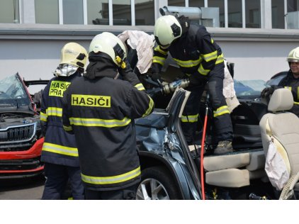 Školení hasičů ve ŠKODA AUTO Školení hasičů ve ŠKODA AUTO