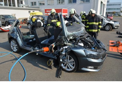 Školení hasičů ve ŠKODA AUTO Školení hasičů ve ŠKODA AUTO