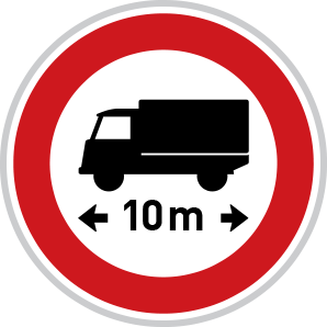 Zákaz vjezdu vozidel nebo souprav, jejichž délka přesahuje vyznačenou mez